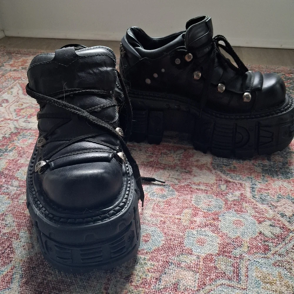 [SOLD] Black New Rock - Chunky Gothic Style - Picture 7 of 8